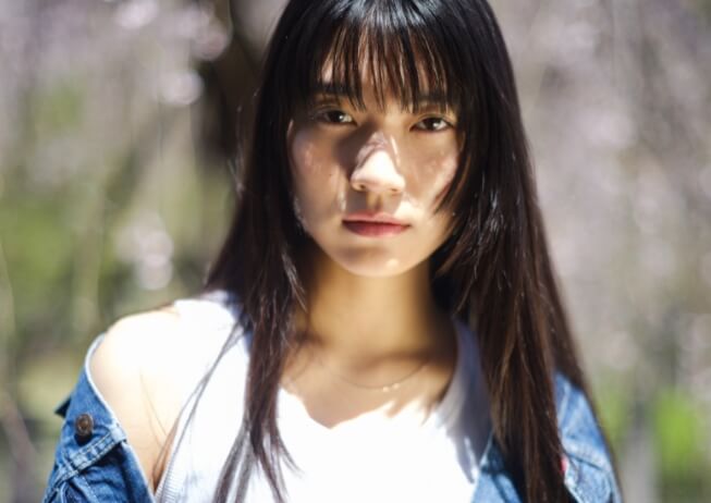 女性
